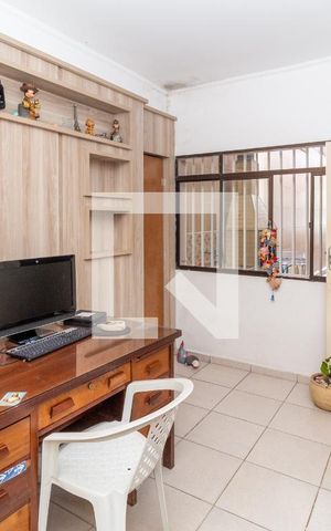 Casa para alugar com 270m², 5 quartos e 2 vagasEscritório
