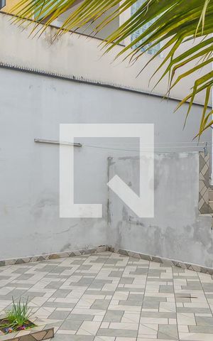 Casa à venda com 240m², 2 quartos e 3 vagas Casa à venda com 240m², 2 quartos e 3 vagasQuintal