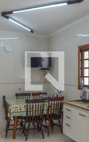 Casa à venda com 240m², 2 quartos e 3 vagas Casa à venda com 240m², 2 quartos e 3 vagasCozinha