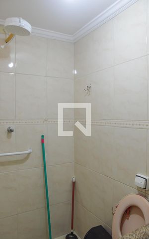 Casa à venda com 240m², 2 quartos e 3 vagas Casa à venda com 240m², 2 quartos e 3 vagasBanheiro da Suíte