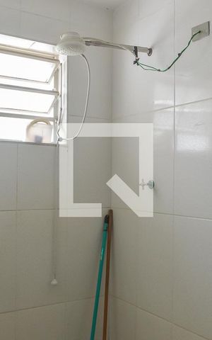 Casa à venda com 240m², 2 quartos e 3 vagas Casa à venda com 240m², 2 quartos e 3 vagasBanheiro de serviço