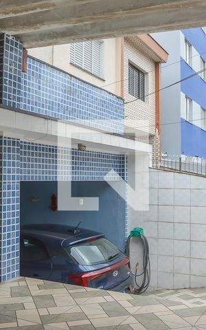 Casa à venda com 240m², 2 quartos e 3 vagas Casa à venda com 240m², 2 quartos e 3 vagasGaragem