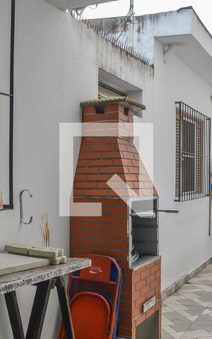 Casa à venda com 240m², 2 quartos e 3 vagas Casa à venda com 240m², 2 quartos e 3 vagasChurrasqueira