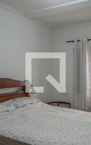 Casa à venda com 240m², 2 quartos e 3 vagas Casa à venda com 240m², 2 quartos e 3 vagasQuarto Suíte