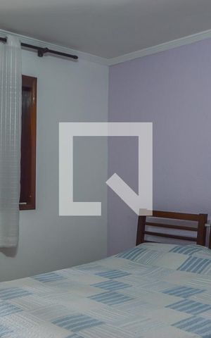 Casa à venda com 240m², 2 quartos e 3 vagas Casa à venda com 240m², 2 quartos e 3 vagasQuarto