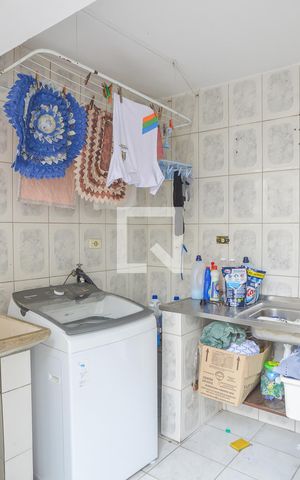 Casa à venda com 240m², 2 quartos e 3 vagas Casa à venda com 240m², 2 quartos e 3 vagasÁrea de Serviço