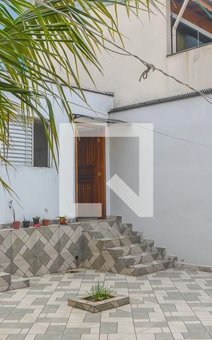 Casa à venda com 240m², 2 quartos e 3 vagas Casa à venda com 240m², 2 quartos e 3 vagasQuintal