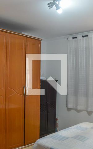 Casa à venda com 240m², 2 quartos e 3 vagas Casa à venda com 240m², 2 quartos e 3 vagasQuarto