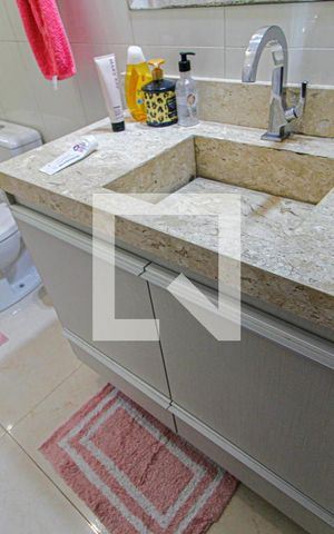 Casa à venda com 390m², 5 quartos e 4 vagas Casa à venda com 390m², 5 quartos e 4 vagasBanheiro 1