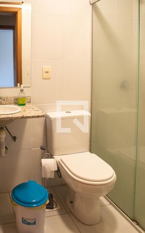 Casa à venda com 174m², 3 quartos e 2 vagasBanheiro social