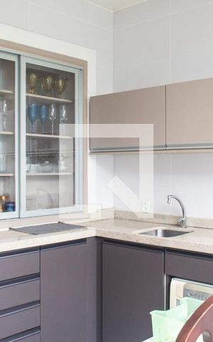 Casa à venda com 174m², 3 quartos e 2 vagasÁrea de serviço