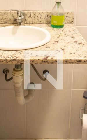 Casa à venda com 174m², 3 quartos e 2 vagasBanheiro social