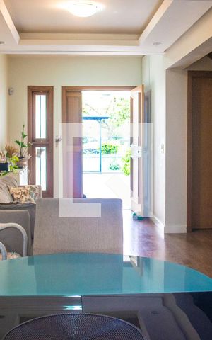Casa à venda com 174m², 3 quartos e 2 vagasSala