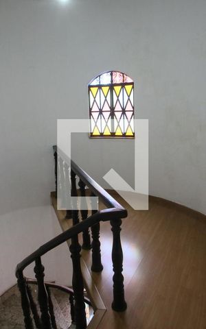 Casa à venda com 429m², 4 quartos e 3 vagasEscada