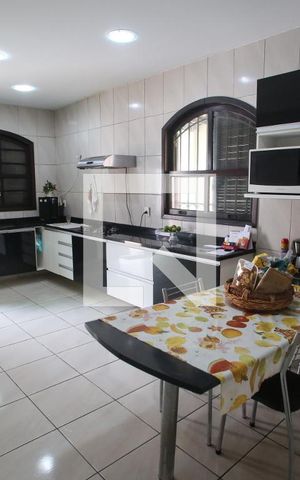 Casa à venda com 429m², 4 quartos e 3 vagasCozinha