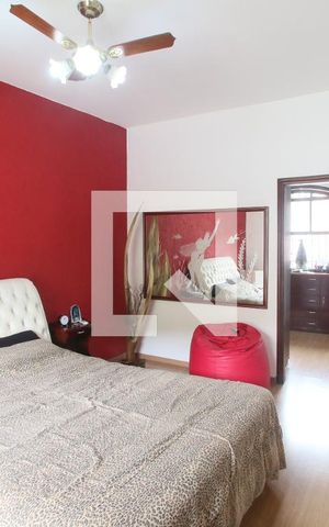 Casa à venda com 429m², 4 quartos e 3 vagasQuarto Suíte 1