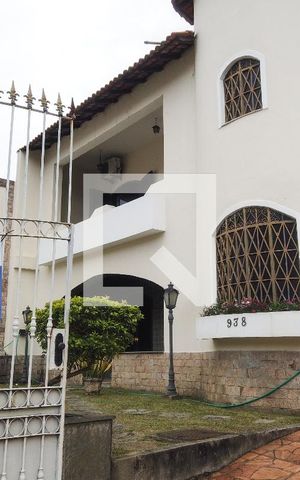 Casa à venda com 429m², 4 quartos e 3 vagasFachada