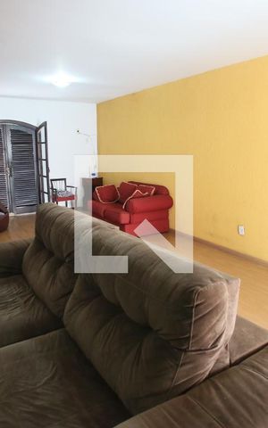 Casa à venda com 429m², 4 quartos e 3 vagasSala