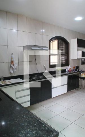 Casa à venda com 429m², 4 quartos e 3 vagasCozinha