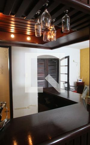 Casa à venda com 429m², 4 quartos e 3 vagasSala