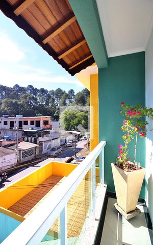 Casa à venda com 171m², 3 quartos e 2 vagasSuíte 1 Sacada