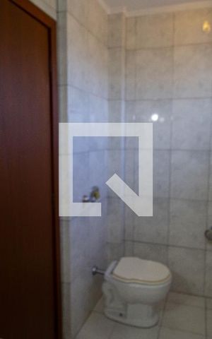 Casa à venda com 250m², 4 quartos e 6 vagas Casa à venda com 250m², 4 quartos e 6 vagasBanheiro