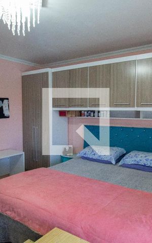 Casa à venda com 250m², 4 quartos e 6 vagas Casa à venda com 250m², 4 quartos e 6 vagasQuarto Suíte