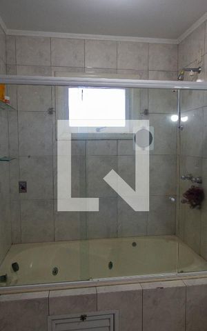 Casa à venda com 250m², 4 quartos e 6 vagas Casa à venda com 250m², 4 quartos e 6 vagasBanheiro