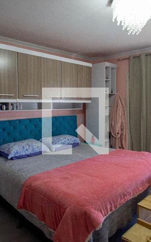 Casa à venda com 250m², 4 quartos e 6 vagas Casa à venda com 250m², 4 quartos e 6 vagasQuarto Suíte