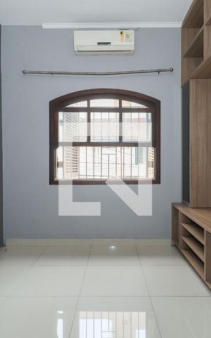 Casa à venda com 190m², 4 quartos e 2 vagas Casa à venda com 190m², 4 quartos e 2 vagasSuíte