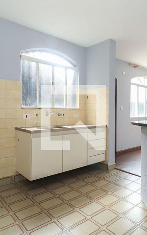 Casa à venda com 190m², 4 quartos e 2 vagas Casa à venda com 190m², 4 quartos e 2 vagascozinha 2