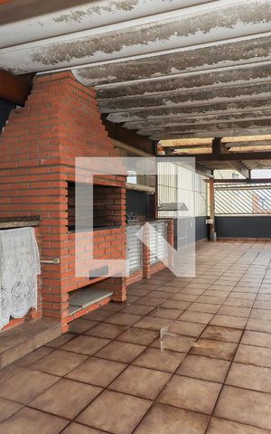 Casa à venda com 190m², 4 quartos e 2 vagas Casa à venda com 190m², 4 quartos e 2 vagasChurrasqueira