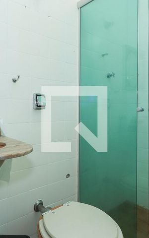 Casa à venda com 190m², 4 quartos e 2 vagas Casa à venda com 190m², 4 quartos e 2 vagasBanheiro