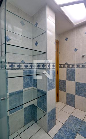 Apartamento à venda com 245m², 4 quartos e 4 vagasBanheiro Social