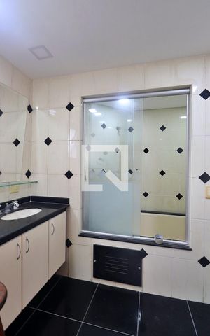 Apartamento à venda com 245m², 4 quartos e 4 vagasBanheiro do Quarto 1 - Suíte