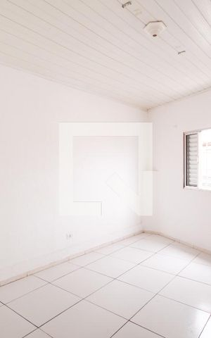 Casa à venda com 341m², 4 quartos e 4 vagas Casa à venda com 341m², 4 quartos e 4 vagasQuarto (Casa 3)