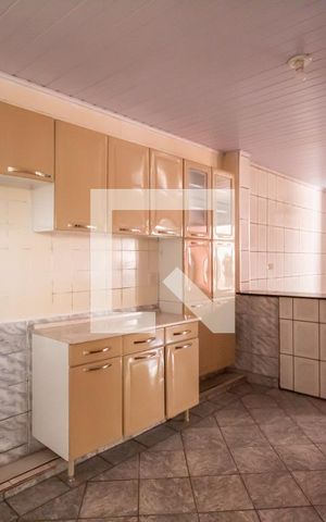 Casa à venda com 341m², 4 quartos e 4 vagas Casa à venda com 341m², 4 quartos e 4 vagasCopa e Cozinha (Casa 2)