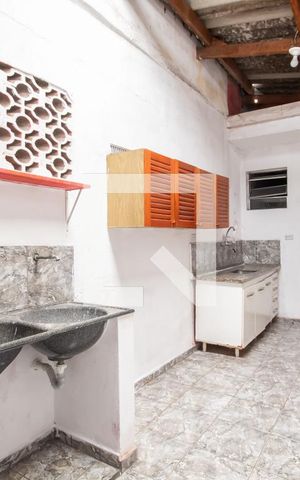 Casa à venda com 341m², 4 quartos e 4 vagas Casa à venda com 341m², 4 quartos e 4 vagasÁrea de Serviço (Casa 2)