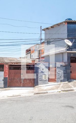 Casa à venda com 341m², 4 quartos e 4 vagas Casa à venda com 341m², 4 quartos e 4 vagasFachada