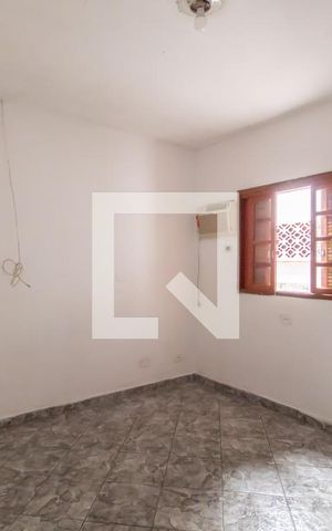 Casa à venda com 341m², 4 quartos e 4 vagas Casa à venda com 341m², 4 quartos e 4 vagasQuarto 1 (Casa 2)