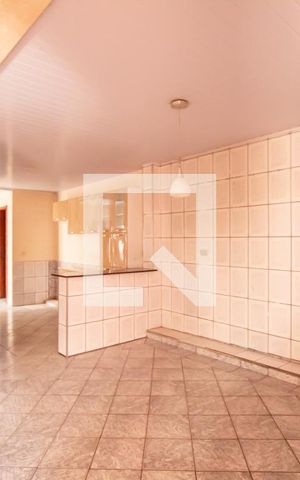 Casa à venda com 341m², 4 quartos e 4 vagas Casa à venda com 341m², 4 quartos e 4 vagasCopa e Cozinha (Casa 2)