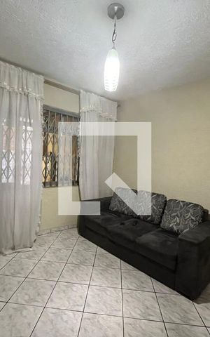Casa à venda com 88m², 3 quartos e 2 vagasSala