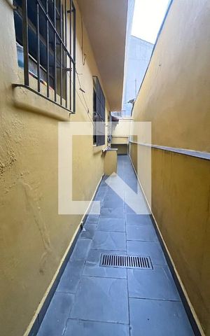 Casa à venda com 88m², 3 quartos e 2 vagasCorredor
