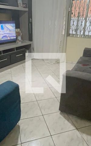 Casa à venda com 88m², 3 quartos e 2 vagasSala