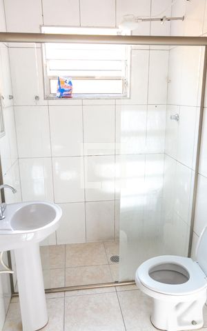 Casa à venda com 240m², 6 quartos e 1 vaga Casa à venda com 240m², 6 quartos e 1 vagaBanheiro