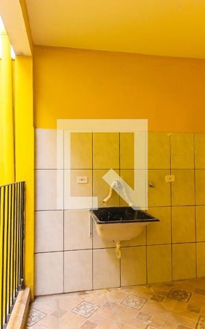 Casa para alugar com 50m², 2 quartos e sem vagaÁrea de Serviço