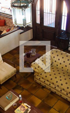 Casa à venda com 1243m², 4 quartos e 5 vagas Casa à venda com 1243m², 4 quartos e 5 vagasSala