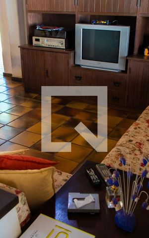 Casa à venda com 1243m², 4 quartos e 5 vagas Casa à venda com 1243m², 4 quartos e 5 vagasSala