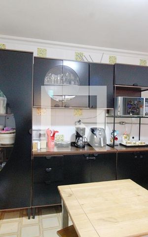 Casa à venda com 200m², 4 quartos e 2 vagas Casa à venda com 200m², 4 quartos e 2 vagasCozinha