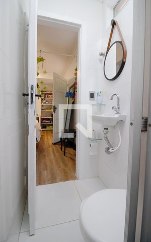 Casa à venda com 200m², 4 quartos e 2 vagas Casa à venda com 200m², 4 quartos e 2 vagasBanheiro de serviço